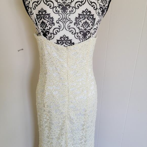 Dave & Johnny By Laura Ryner Elegant White W/ Gold Detail Lace Maxi Evening Gown - Picture 3 of 6